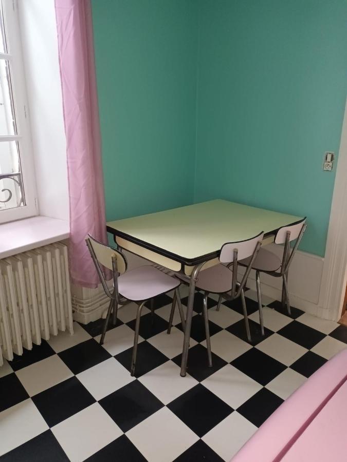 Appartement Retour vers le passé à Thiers Extérieur photo